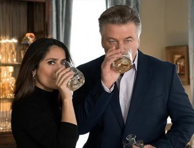 Alec Baldwin: Κάλεσε τους Αμερικανούς να ανατρέψουν… ειρηνικά τον Τραμπ